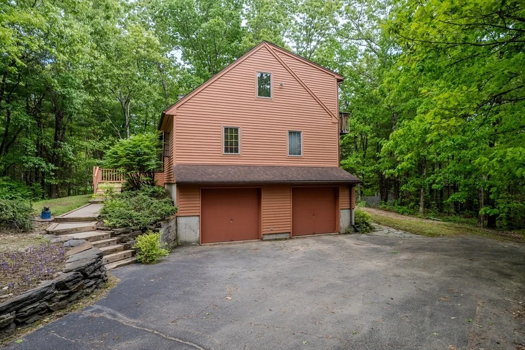 Photo of 102 Larkspur Dr