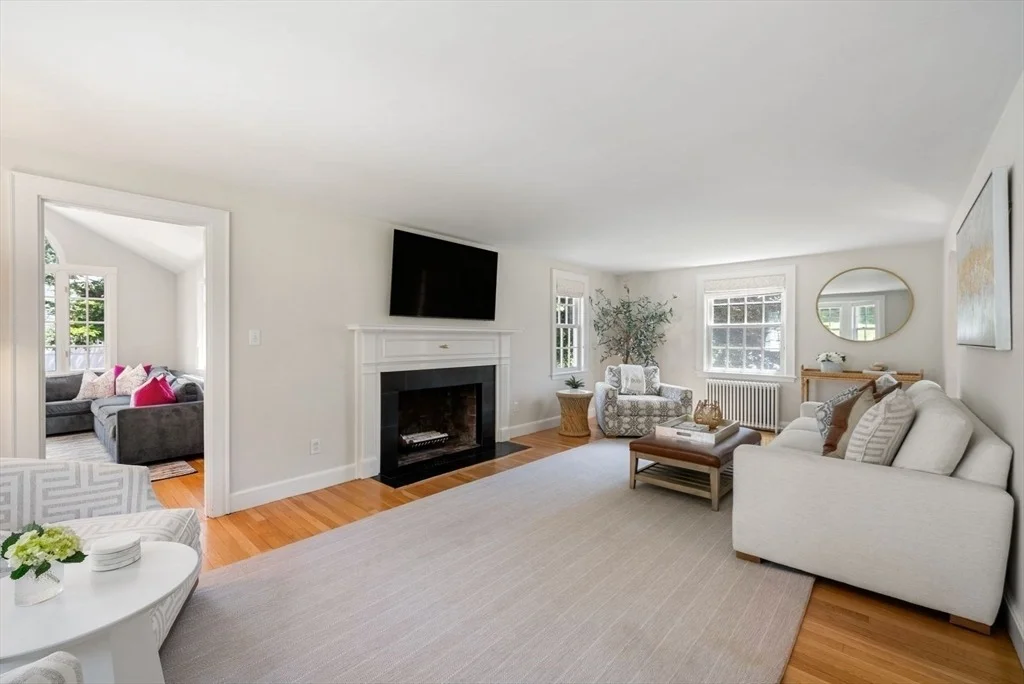 Photo of 37 Salisbury Dr