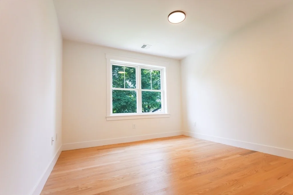 Photo of 8 Bellmore Road