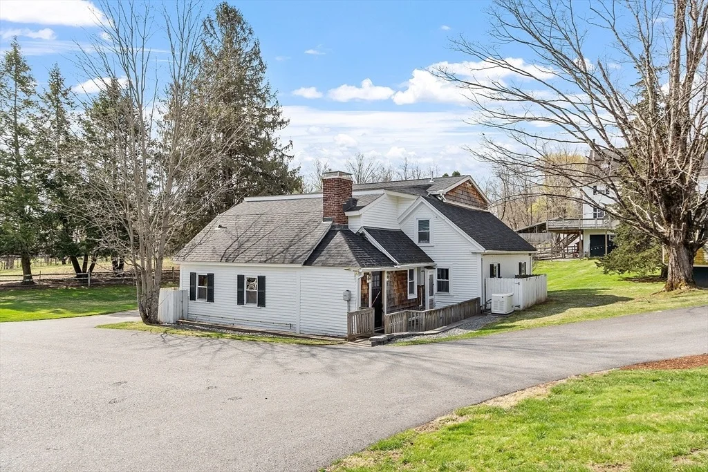 Photo of 25 Maple Street