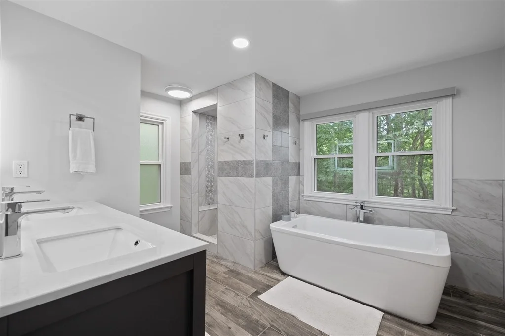 Photo of 10 Fieldstone Way