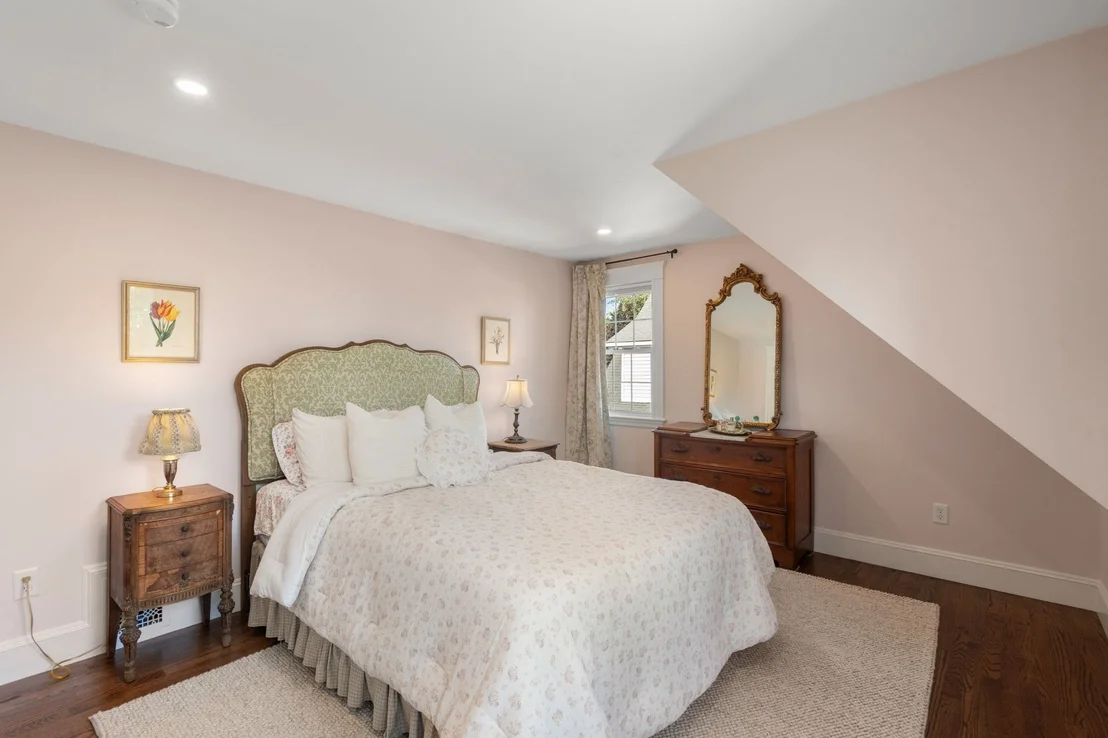 Photo of 37 Arborway Dr
