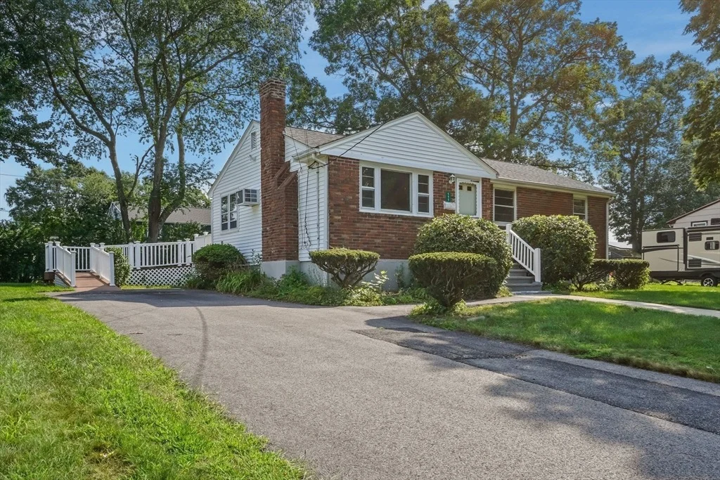 Photo of 111 Crestfield Dr