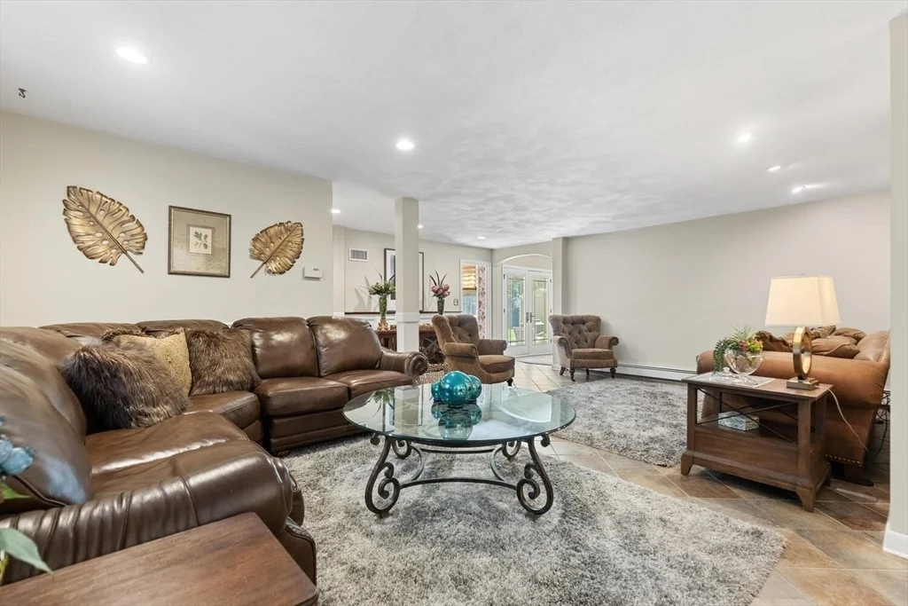 Photo of 24 Hickory Ln