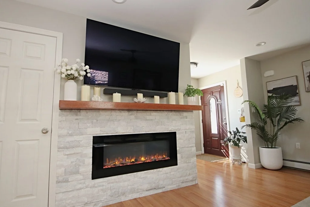 Photo of 27 Overlea Avenue