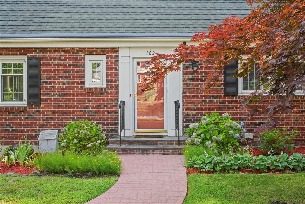 Photo of 162 Starr Ave