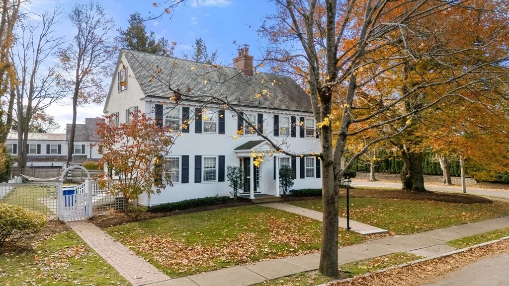 Photo of 138 Waban Avenue