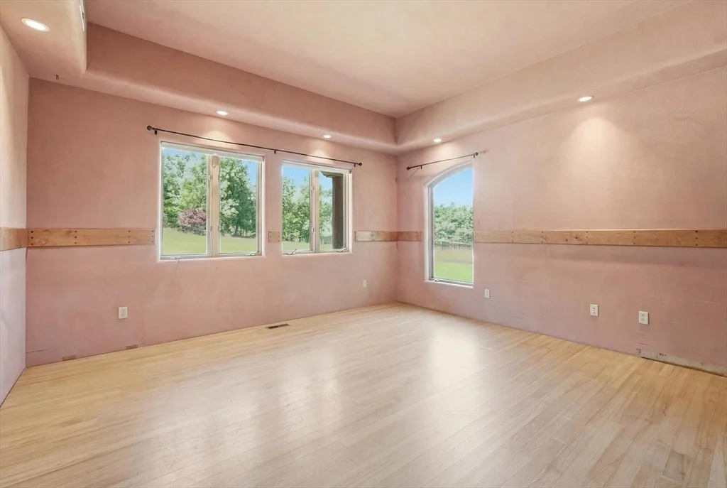Photo of 5 Osgood Rd