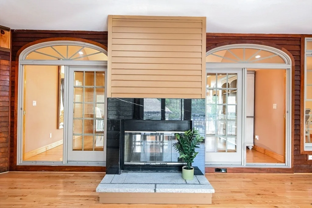 Photo of 219 Leonard St