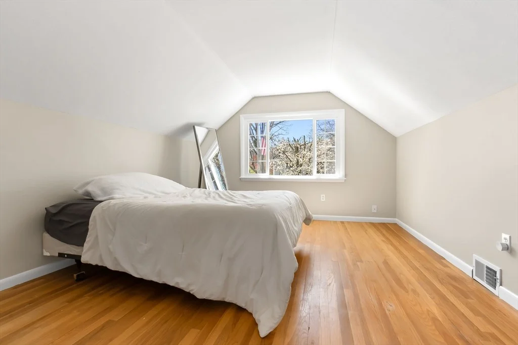 Photo of 6 Ashcroft Cir