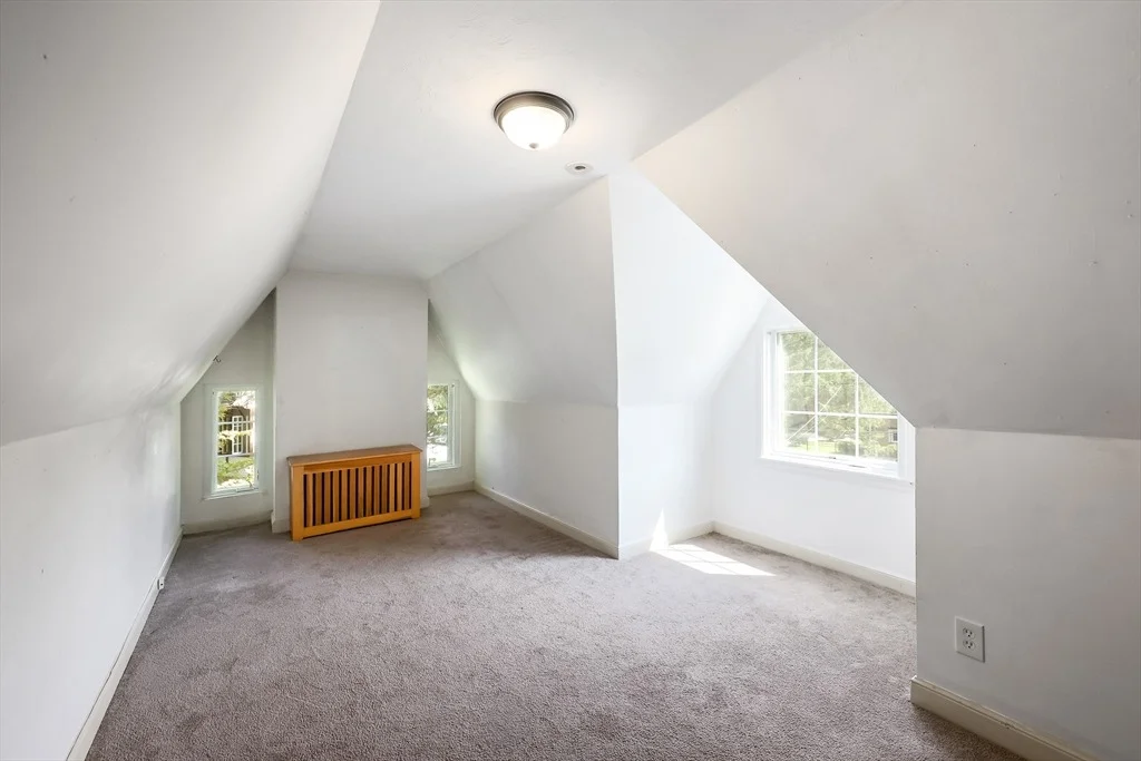 Photo of 6 Old Brook Dr