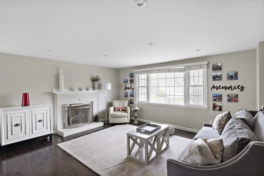 Photo of 40 Brewster Dr