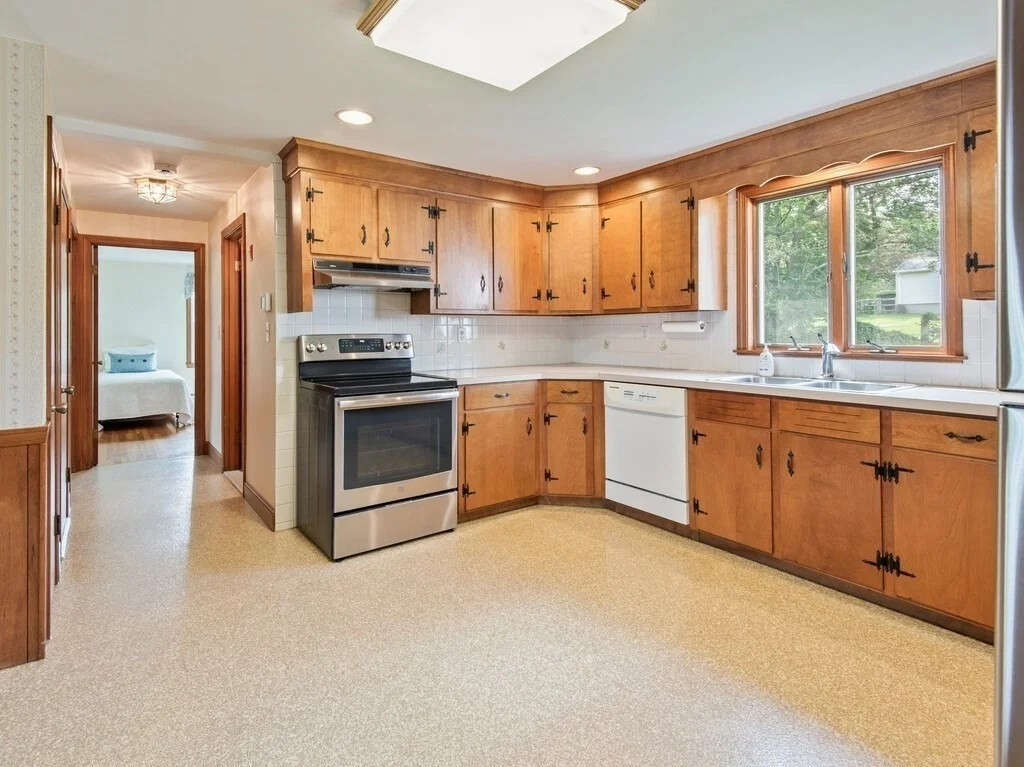 Photo of 32 Westview Dr