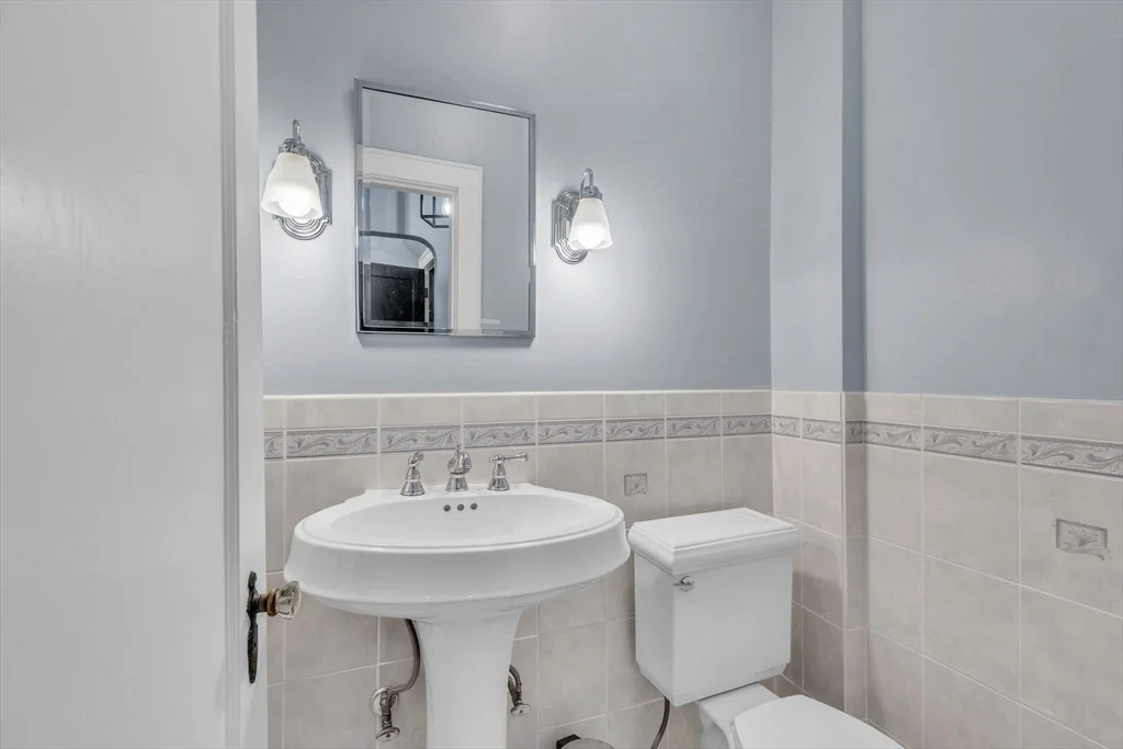 Photo of 458 Broadway St