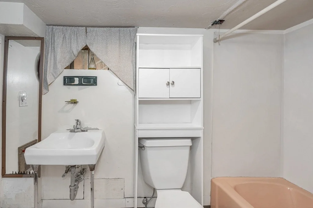 Photo of 160 Forest St