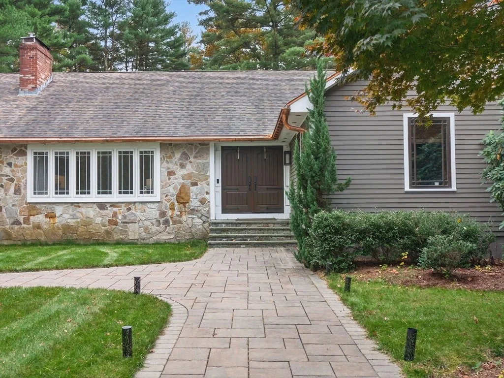 Photo of 13 Old Colony Rd