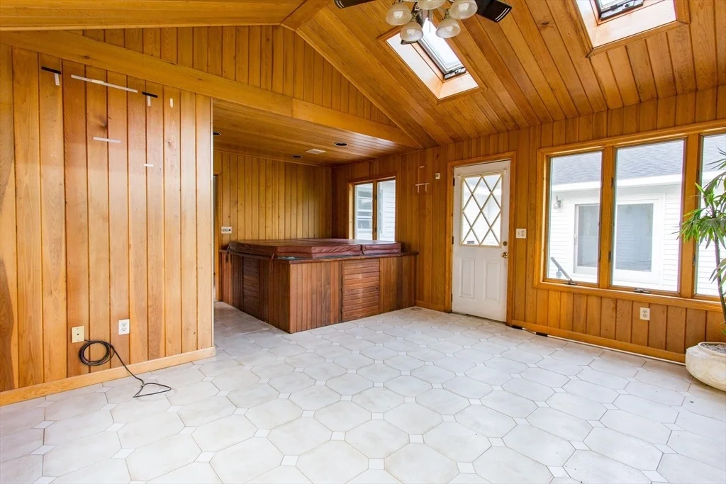 Photo of 1102 East Rd