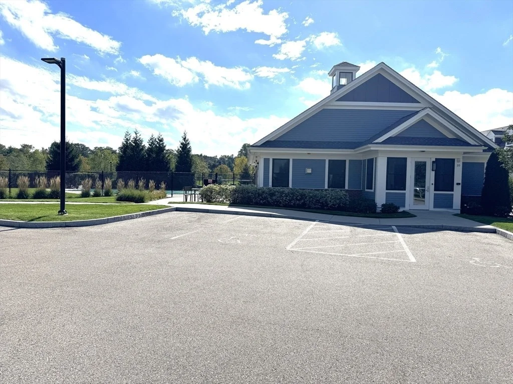 Photo of Unit 307 at 1 Revolution Way