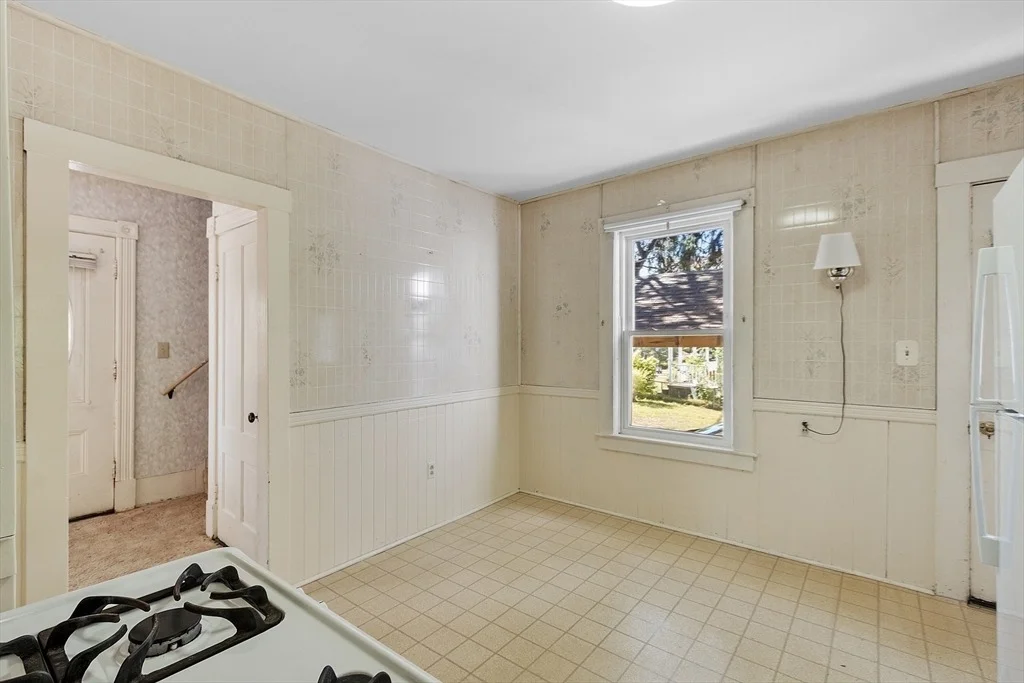 Photo of 33 West Meadow Road