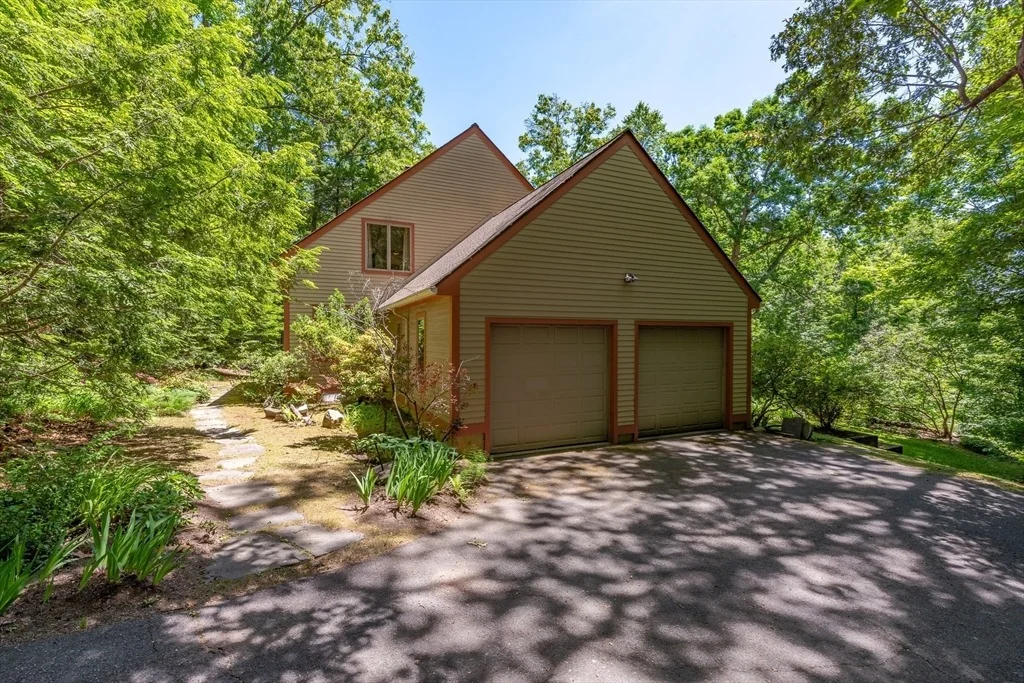 Photo of 71 Morgan Cir