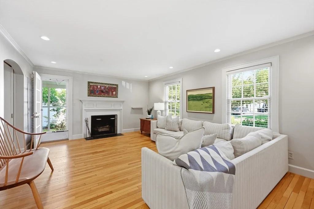Photo of 77 Pleasantview Avenue