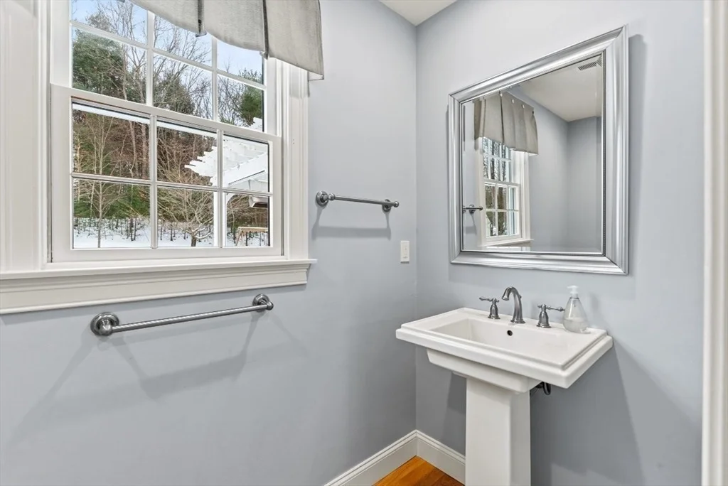 Photo of 227 Mohawk Rd