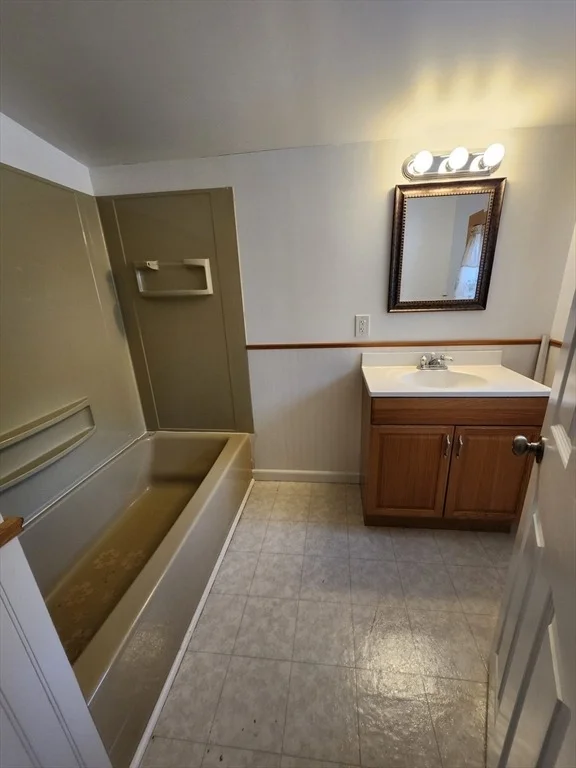 Photo of 16 Hough Rd