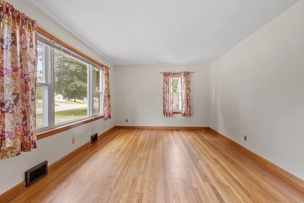 Photo of 31 Ken Dr