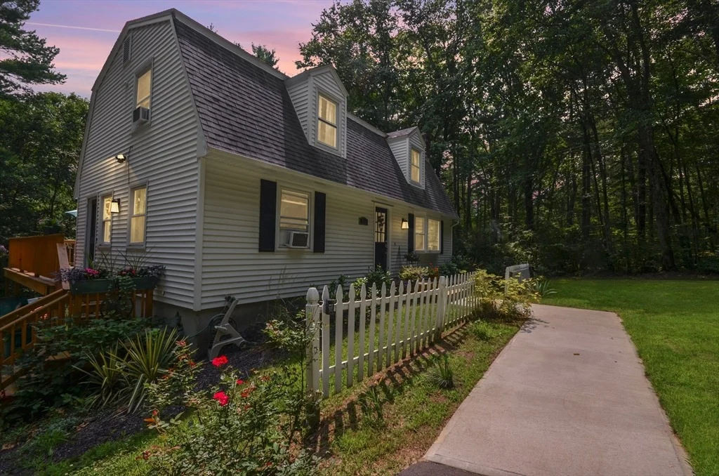 Photo of 57 Quaker St
