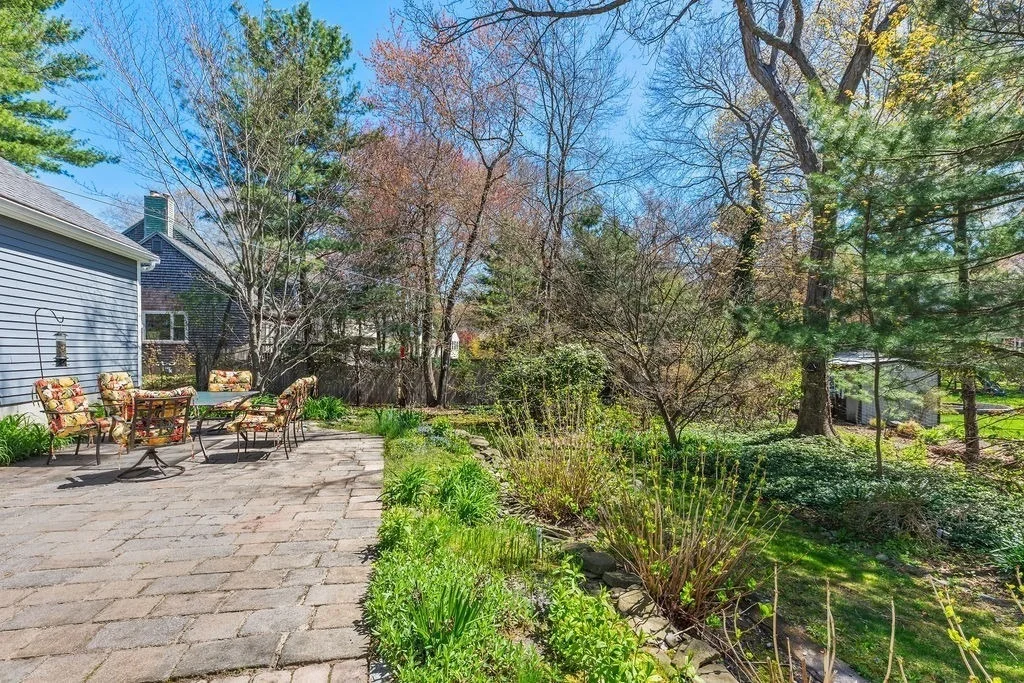 Photo of 192 Fairway Dr