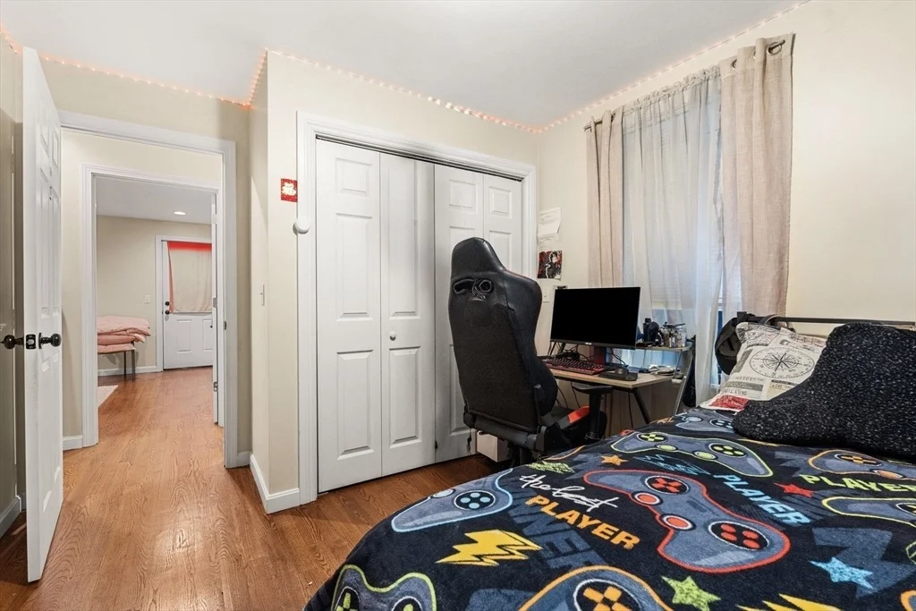 Photo of 883 Grinnell St