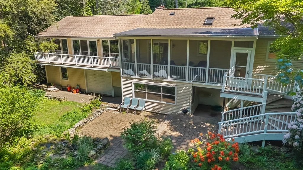 Photo of 10 Blueberry Ln