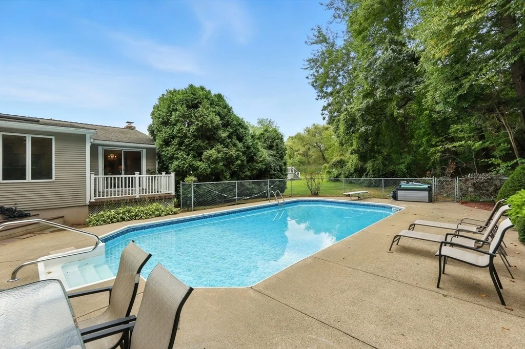 Photo of 4 Claren Dr