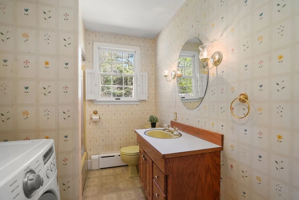 Photo of 492 Delano Rd