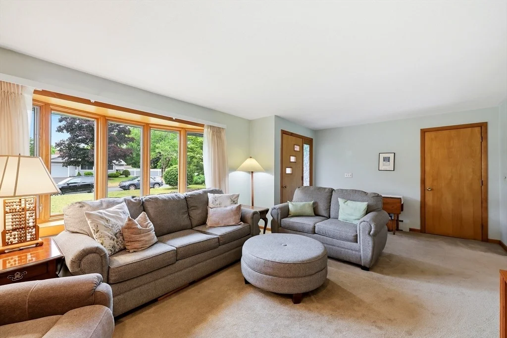 Photo of 48 Hickory Dr