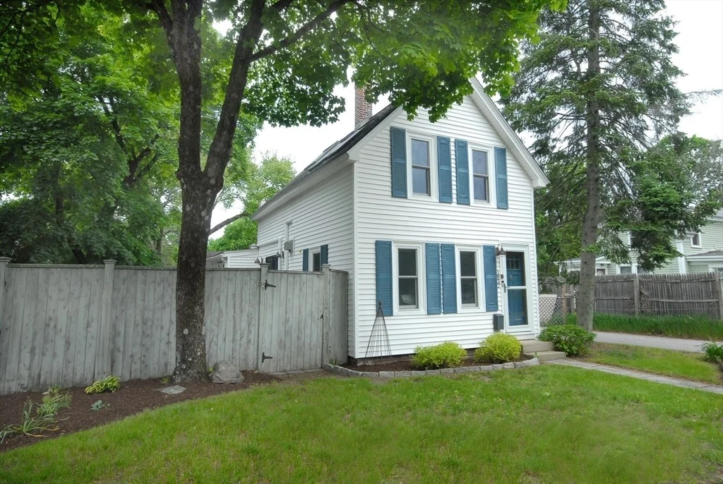 Photo of 1832 Main St.