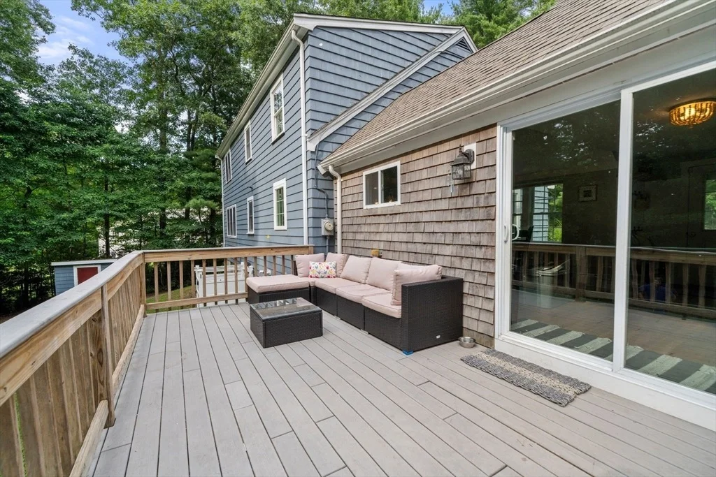 Photo of 595 Forest St