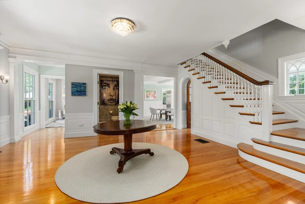 Photo of 10 Burnham Rd