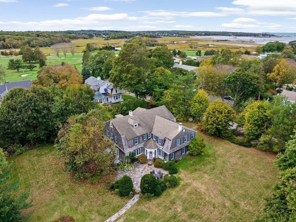 Photo of 10 Baileys Cswy