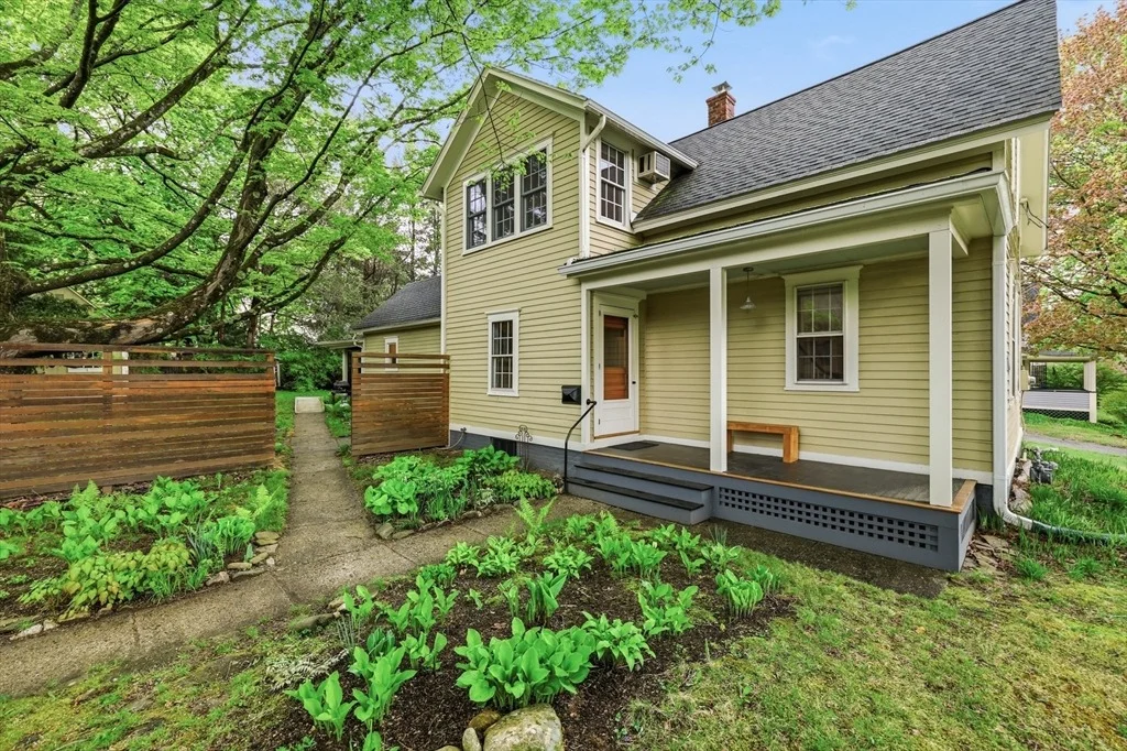 Photo of 106 Chestnut St