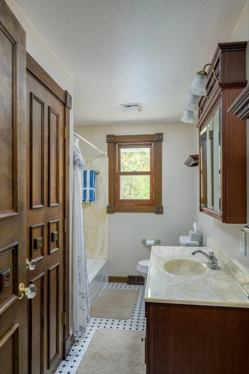 Photo of 9 Ash Ln