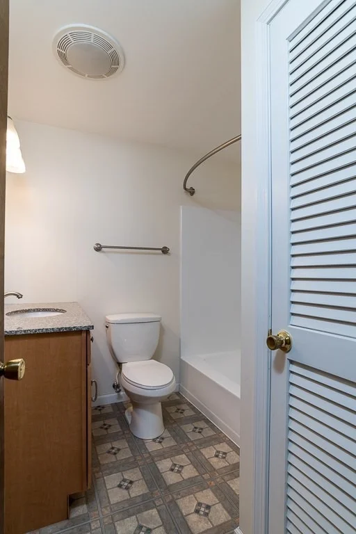 Photo of 184 Cambridge Cir