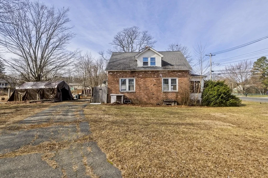 Photo of 1019 Burnett Rd