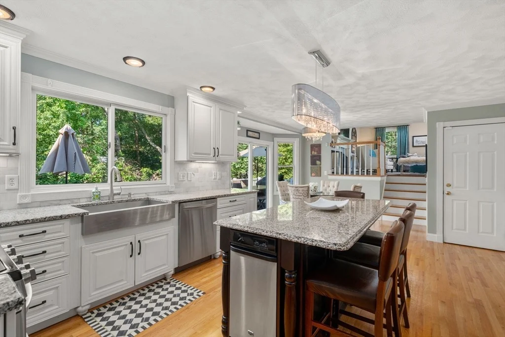 Photo of 4 Green Meadow Dr