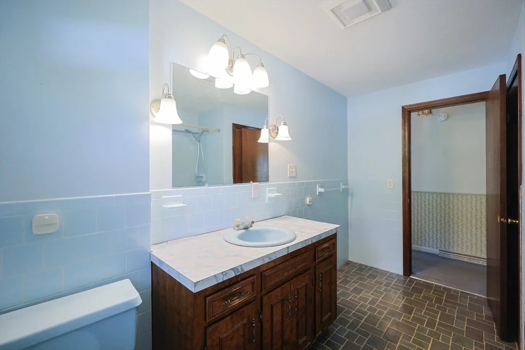 Photo of 7 Eric Ln