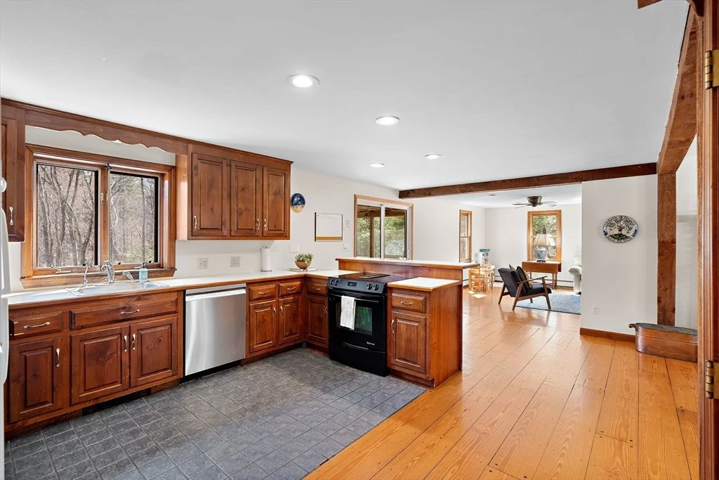 Photo of 212 Taylor Rd