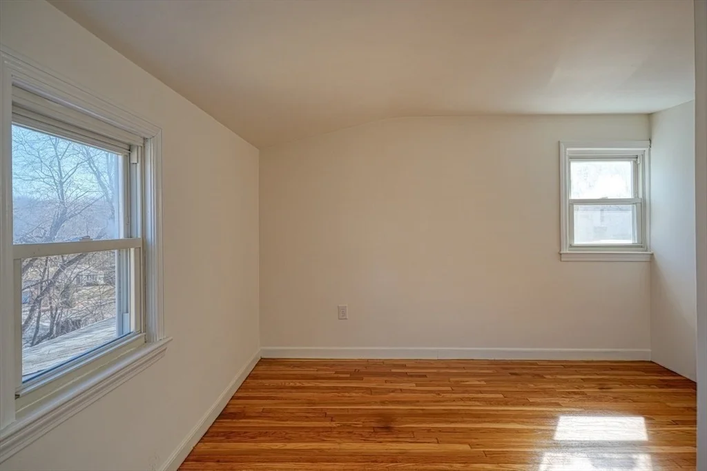 Photo of 8 Crestview Dr