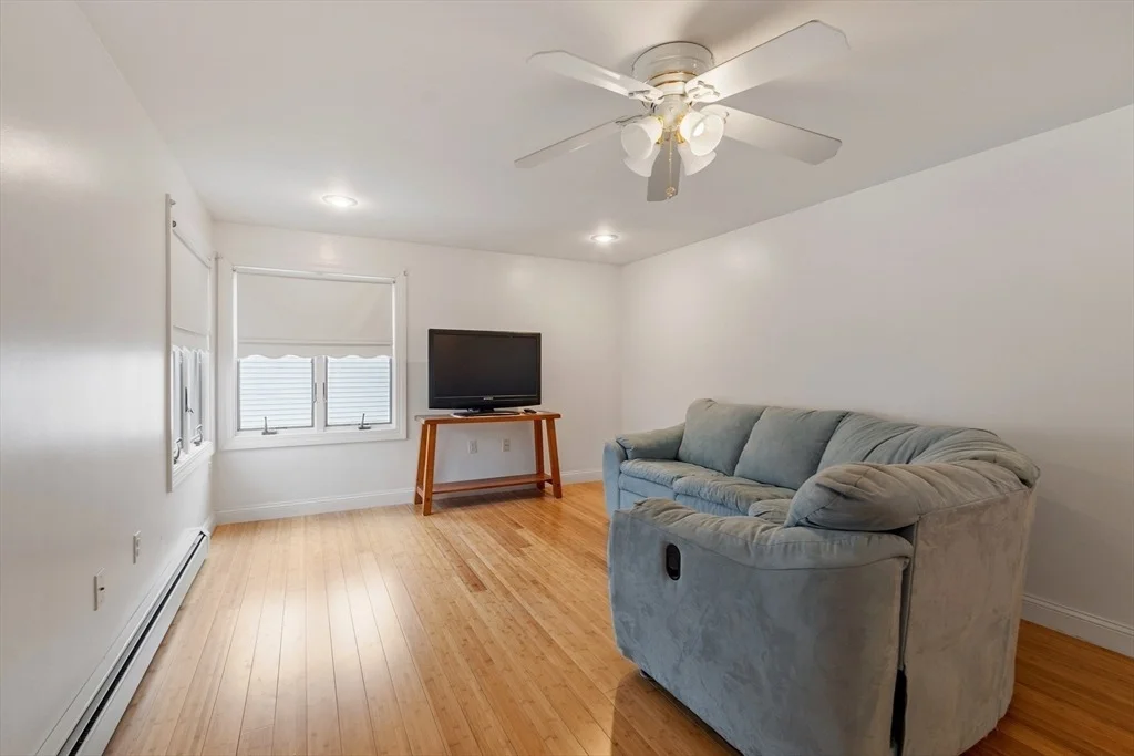 Photo of 32 Abbott Ave