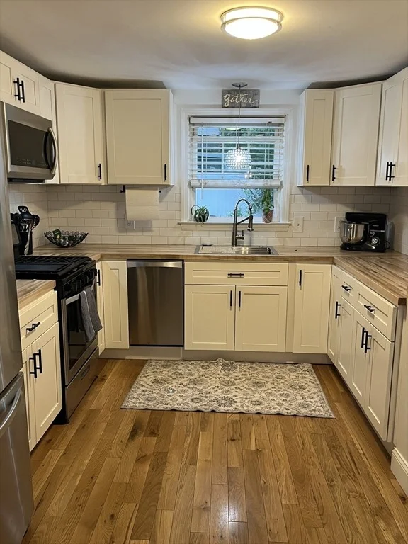 Photo of 4 Robin Rd