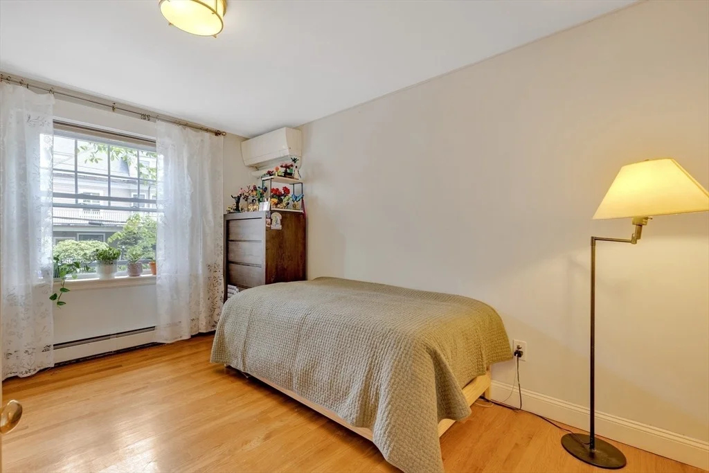 Photo of Unit 1 at 8 Colbourne Crescent